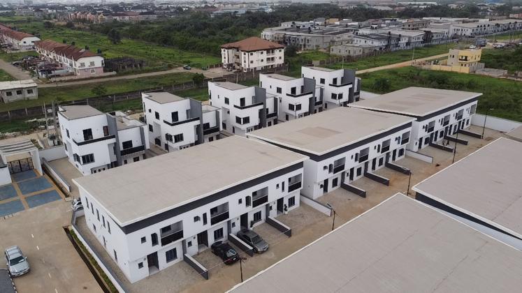 QUEENS GARDEN ESTATE – ANNEX II, ISHERI NORTH GRAIn the beautiful area of Isheri – North, we present to you the classy and magnificent estate, QUEEENS GARDEN ESTATE.