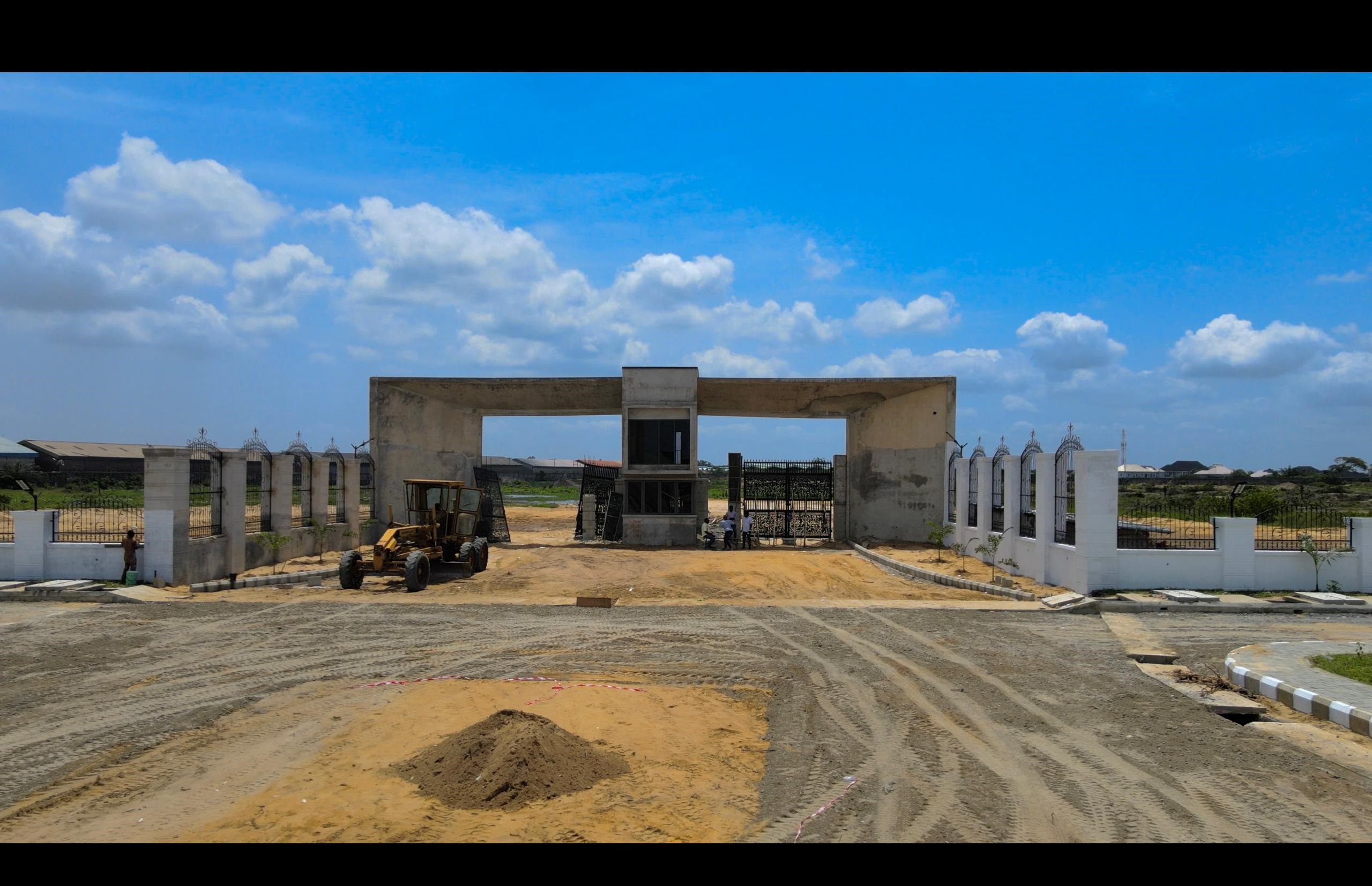 Marbella Luxury and Smart Estate is a premier destination where modern living and business opportunities converge. It is strategically located along the Lekki-Epe Expressway.