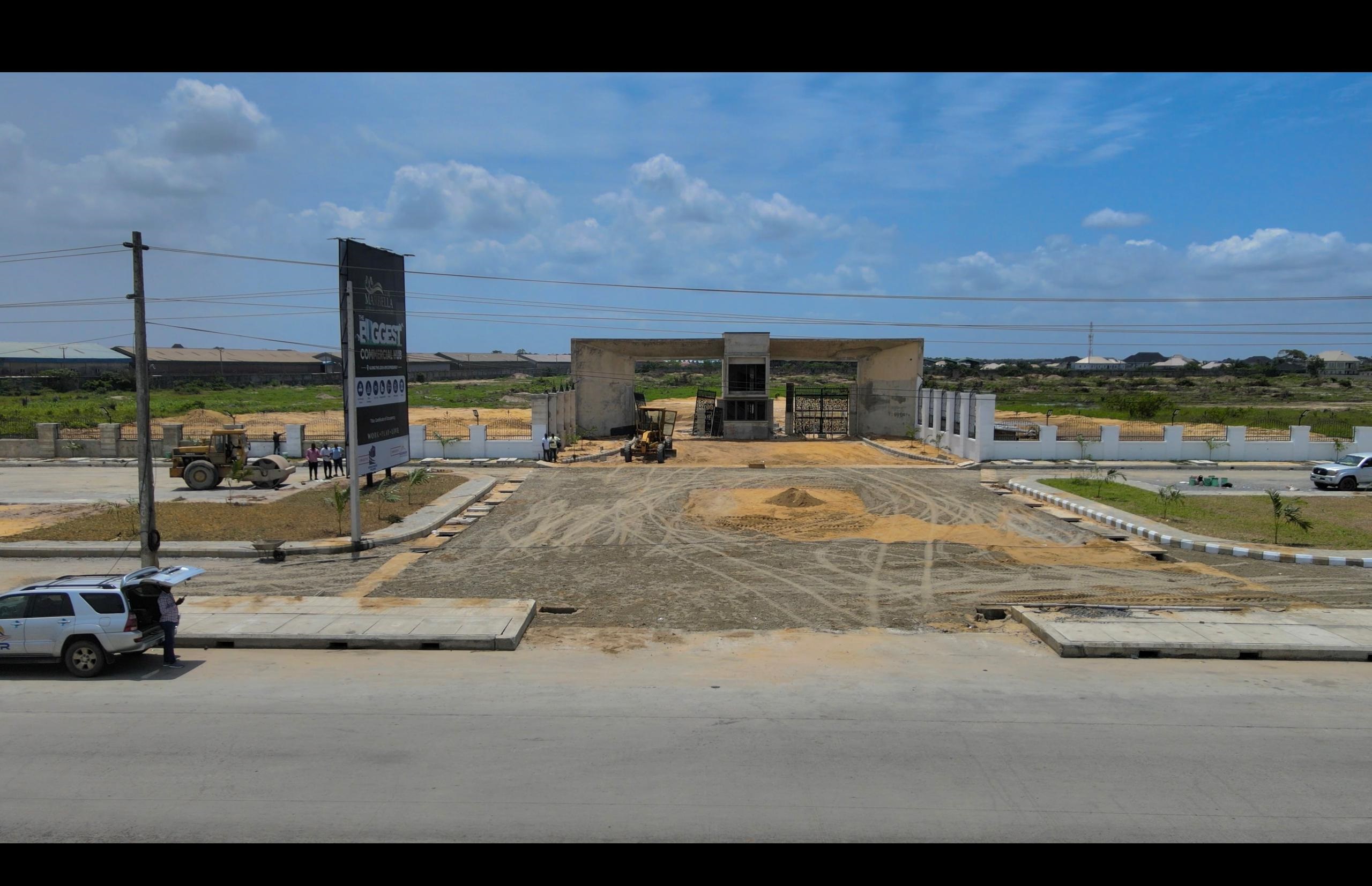Marbella Luxury and Smart Estate is a premier destination where modern living and business opportunities converge. It is strategically located along the Lekki-Epe Expressway.
