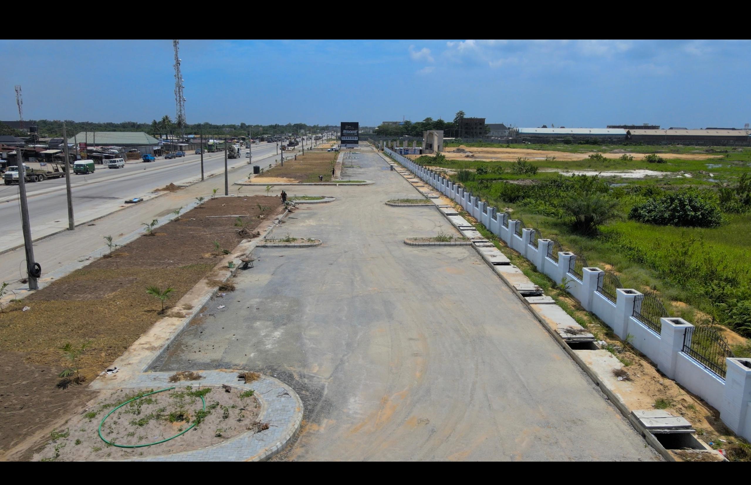 Marbella Luxury and Smart Estate is a premier destination where modern living and business opportunities converge. It is strategically located along the Lekki-Epe Expressway.